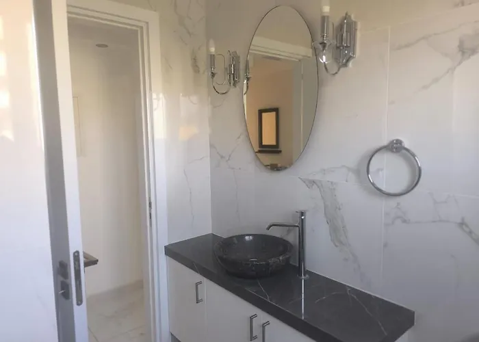 Lux Apartmán Lemesos